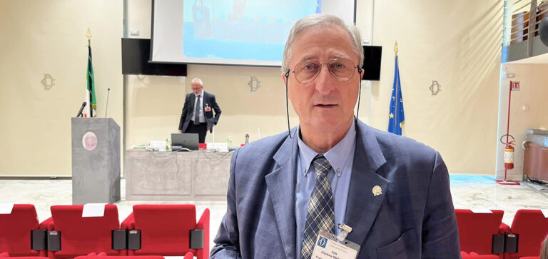 PRESIDENTE BUCONI: ELES ATACAM, NÓS AJUDAMOS